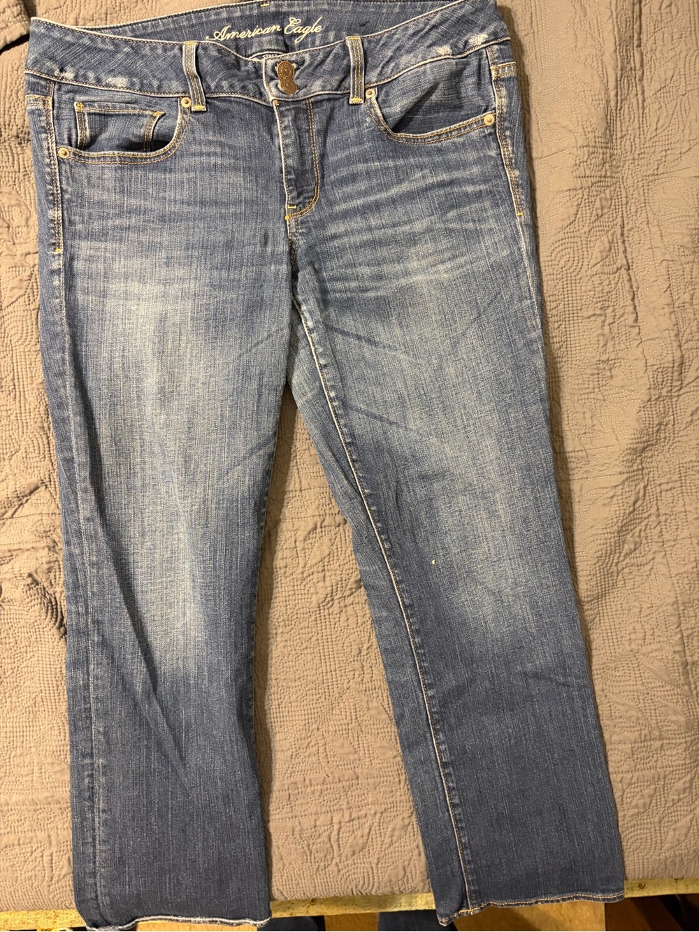 American Eagle Outfitters Women's Light Blue Cropped Jeans